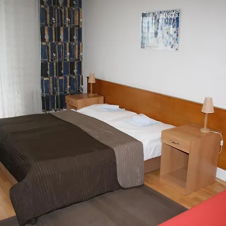 Uvs 3* Bratislava