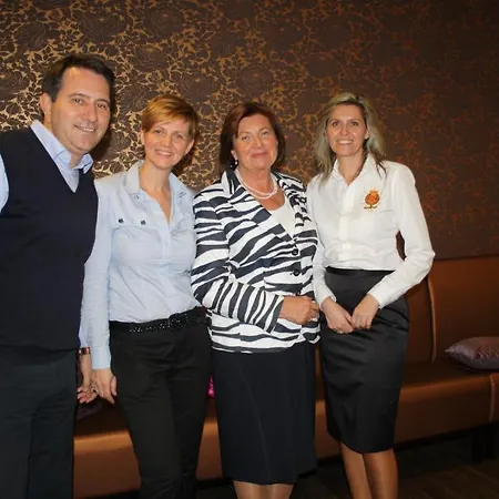 Hotel Uvs 3*